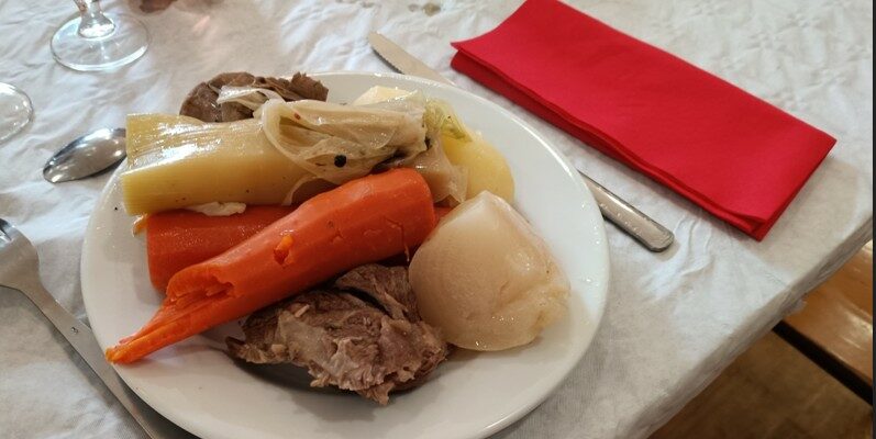 Lire la suite à propos de l’article Pot au feu à La Chapelle-Erbrée